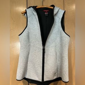 Gerry vest with hoodie